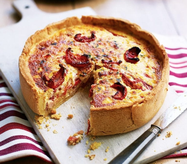 Recipe: Cheddar quiche with smoked bacon, onion and roasted red pepper